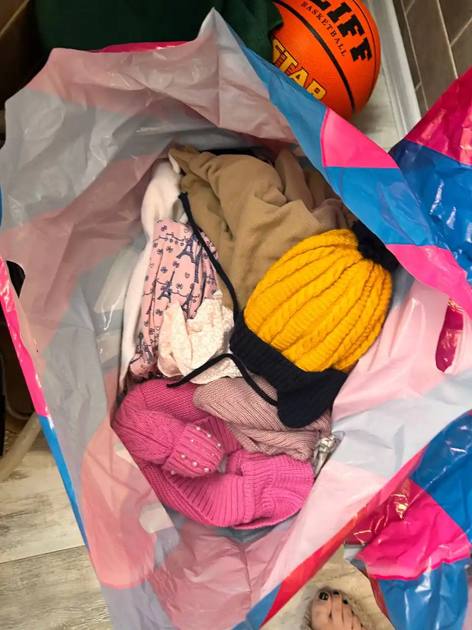 Детские вещи даром