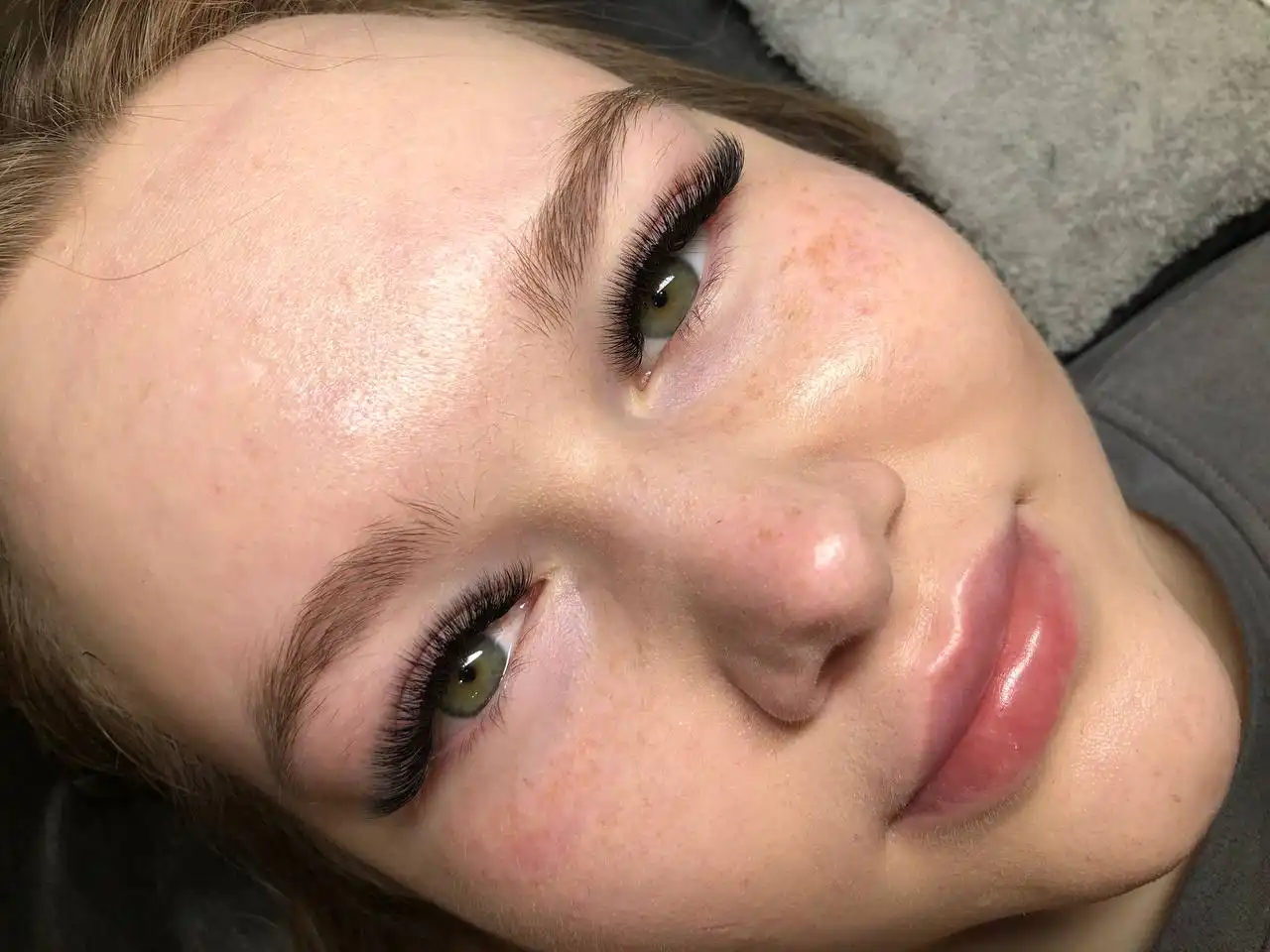 Наращивание ресниц в салоне Patches