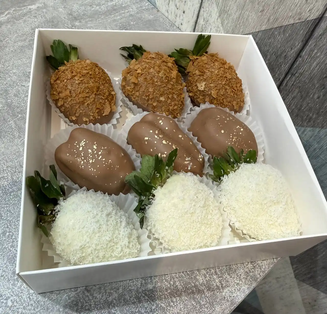 Заказы на клубнику, малину, финики в бельгийском шоколаде