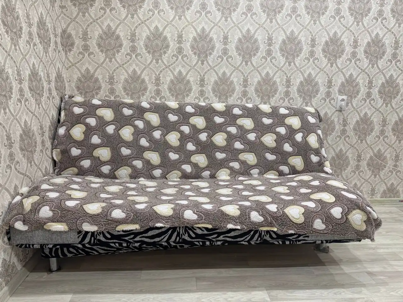 Продам диван и ночки под замену передние