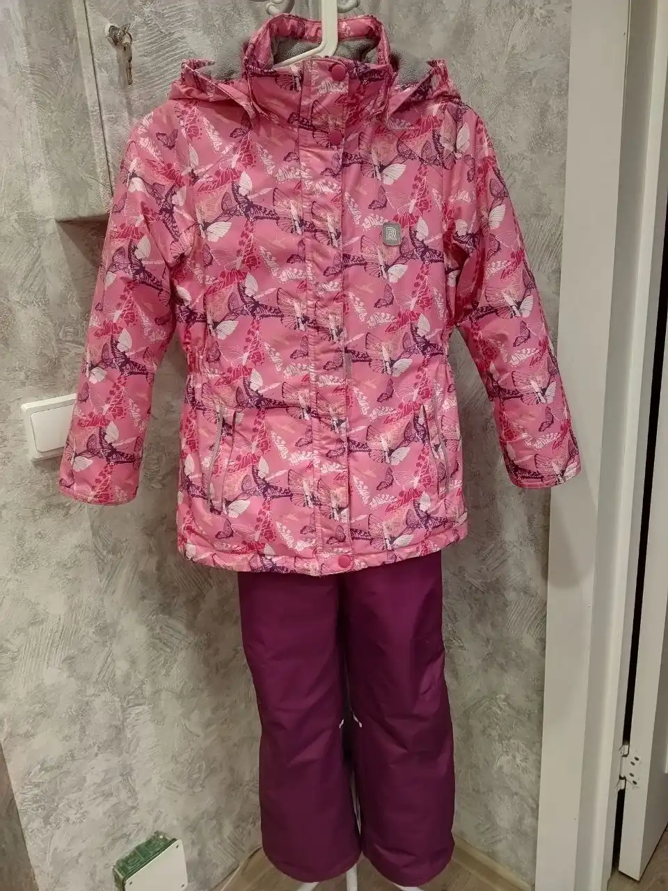 Осенний комплект куртка + комбинезон размер 128