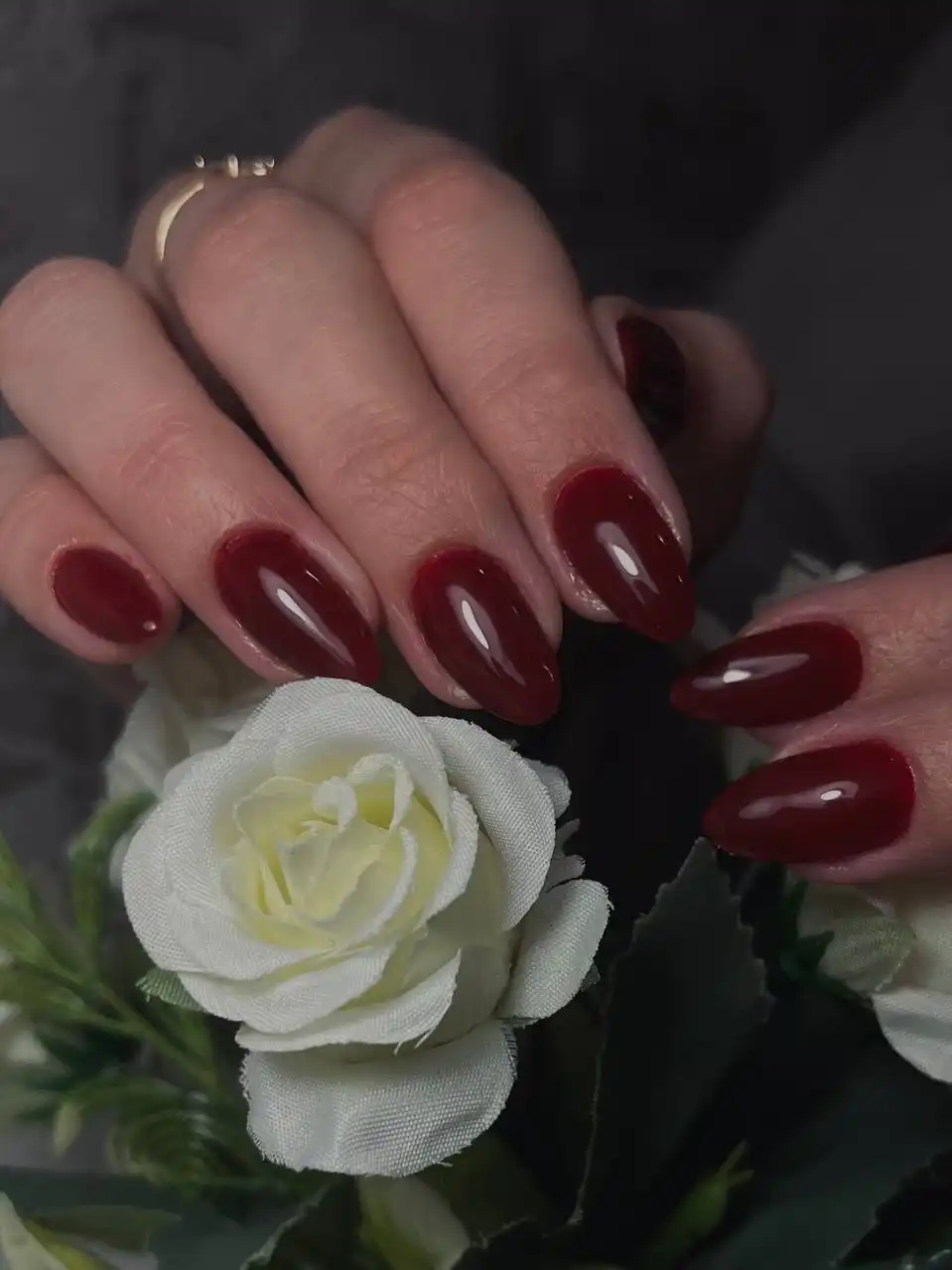 Мастер маникюра в Ярком