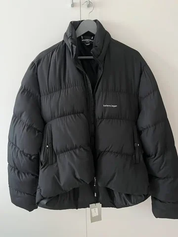 Новая куртка Balenciaga с капюшоном размер L - частное объявление в Уфа