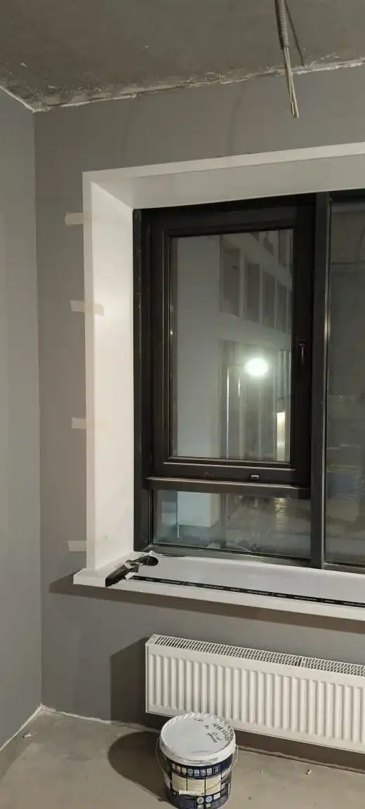 Установка подоконников и откосов из ПВХ и сэндвич панелей