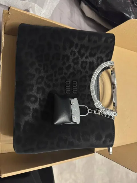 Продам новую сумку с биркой - Одежда в Уфа