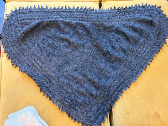 Ручная вязка из козьей шерсти: носки, варежки, шаль - Одежда в Уфа