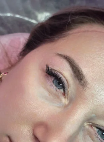 Услуги наращивания и ламинирования ресниц в Уфе - Такси в Уфа