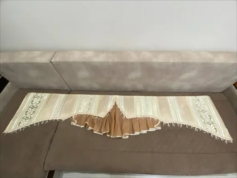 Продам б/у ламбрекены с золотистой вышивкой - Инструменты и инвентарь в Уфа