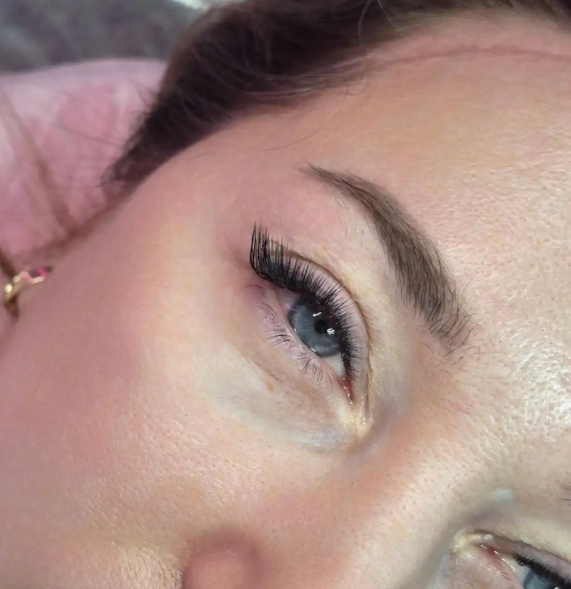 Наращивание и ламинирование ресниц, оформление бровей в студии - Красота (Услуги) в Уфа