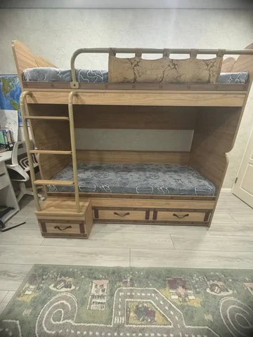 Двухъярусная кровать с матрасами - Садовый инвентарь в Уфа