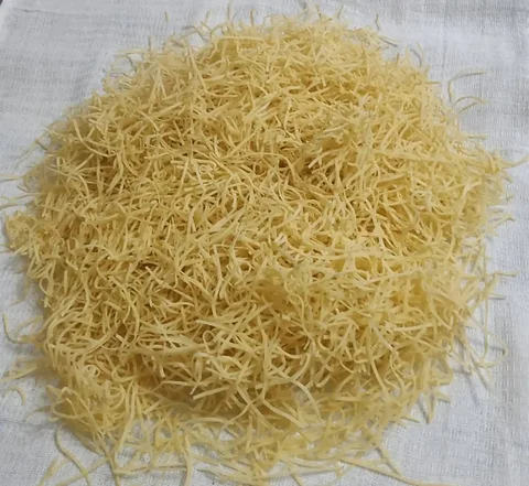 Свежая домашняя лапша из деревенских яиц - Для животных в Уфа