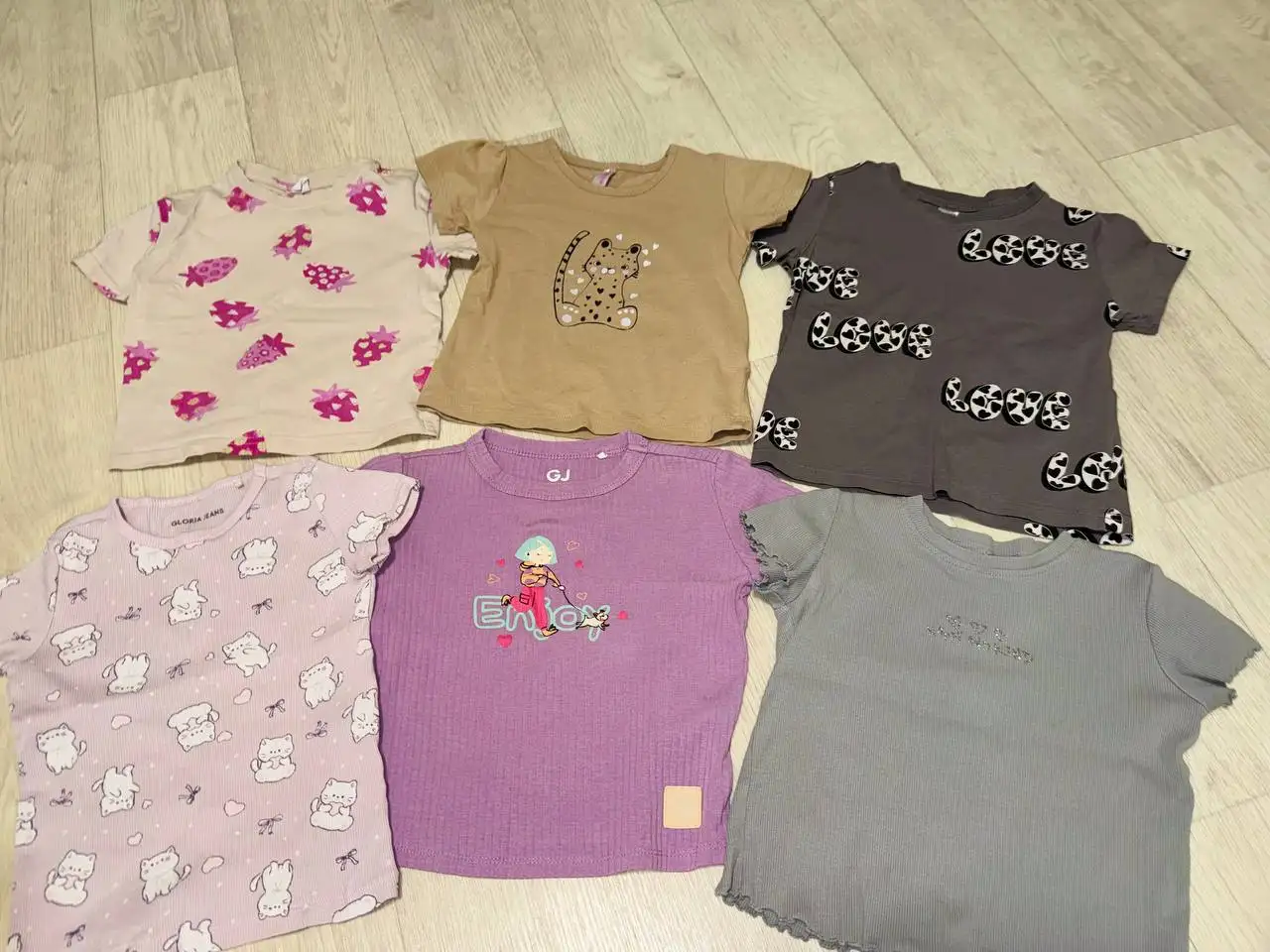 Красивые футболки в отличном состоянии - Футболки (Одежда) в Уфа