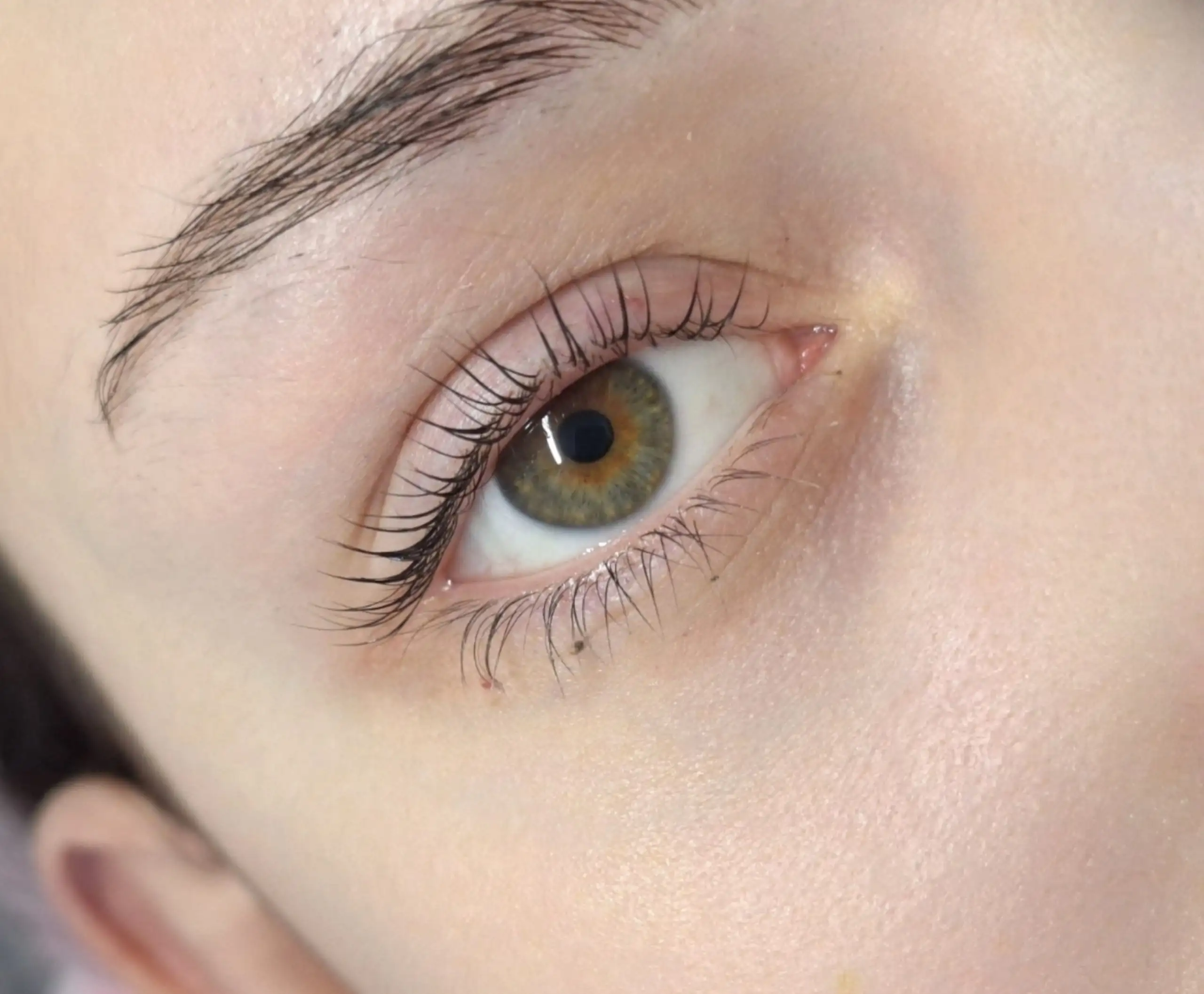 Наращивание и ламинирование ресниц, оформление бровей в Уфе - Красота (Услуги) в Уфа