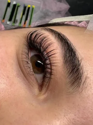 Услуги наращивания ресниц и оформления бровей в Уфе - частное объявление в Уфа