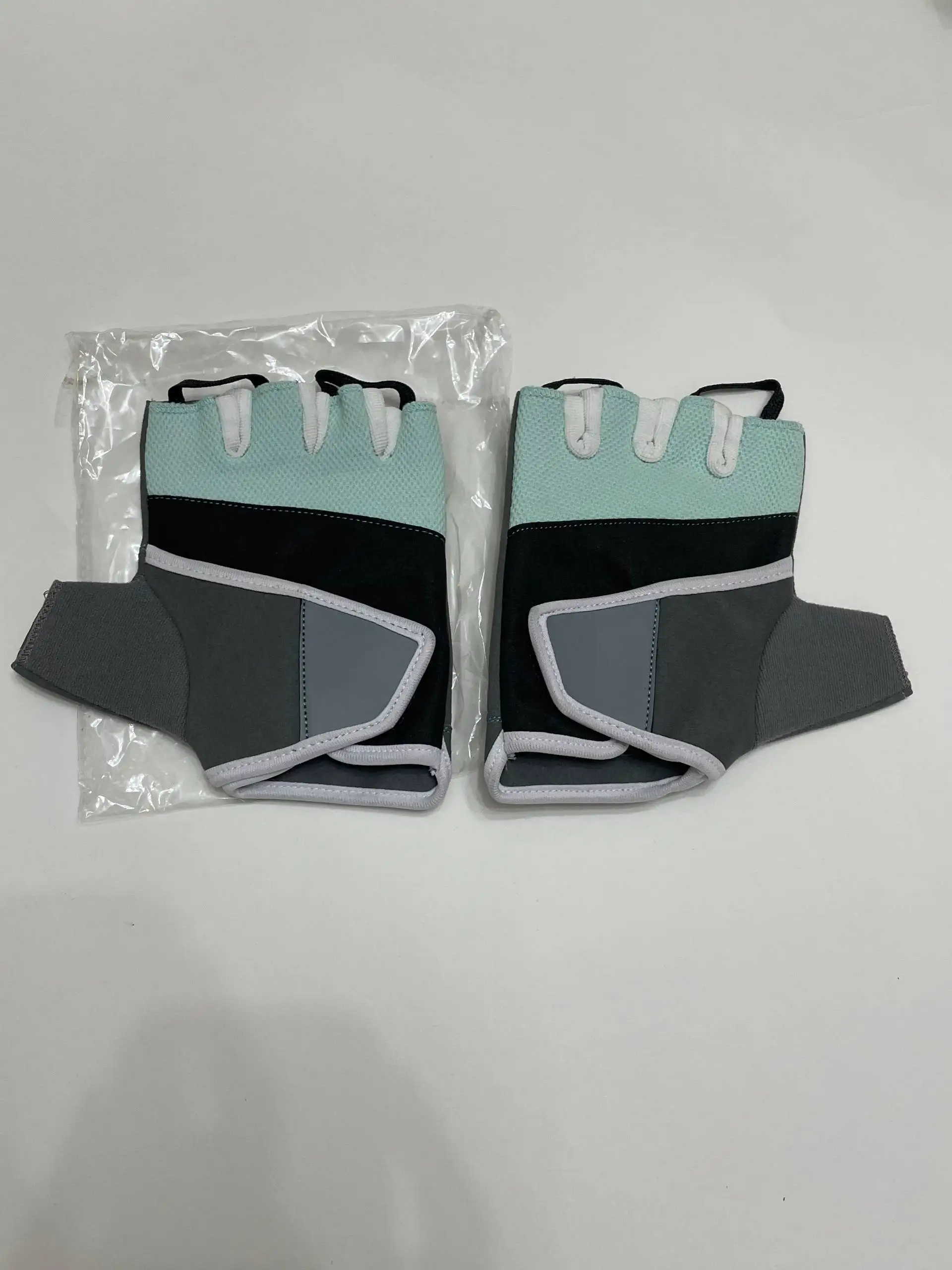 Продажа мужских кед, женских кроссовок, комплектующих ПК и других товаров - Барахолка в Уфа