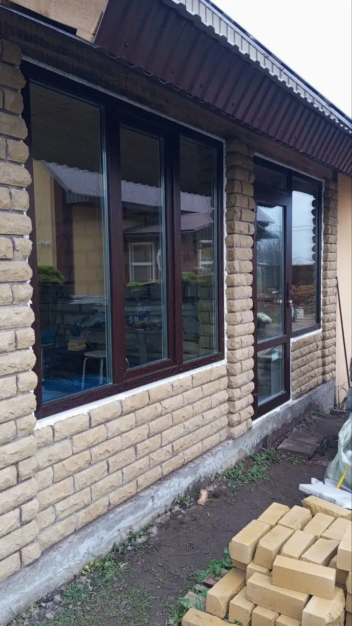 Установка пластиковых окон, входных групп и остекление балконов в Уфе - Ремонт и строительство (Услуги) в Уфа