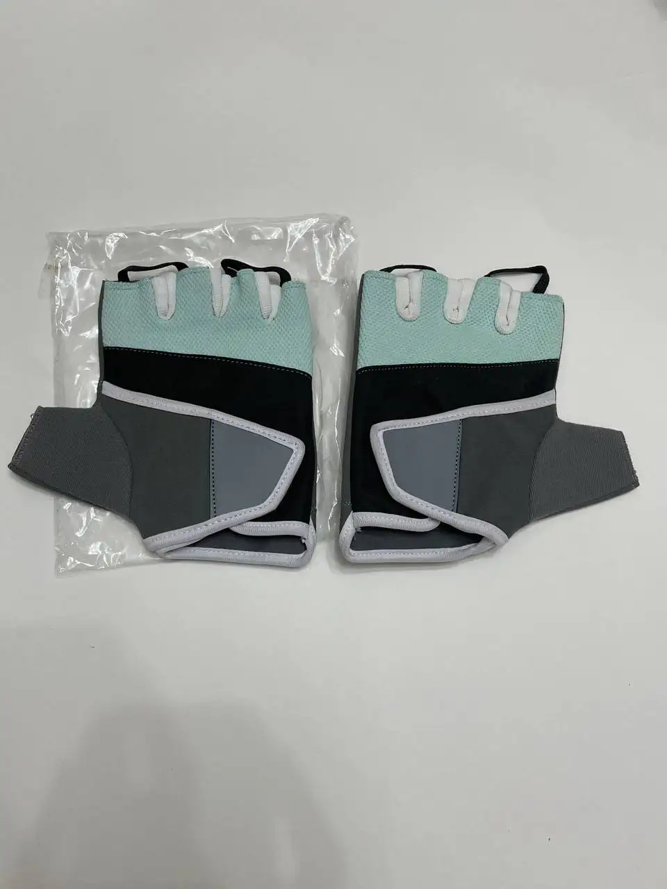 Продажа мужских кед LC Waikiki, женских кроссовок, велосипеда Viper X и других товаров - Барахолка в Уфа