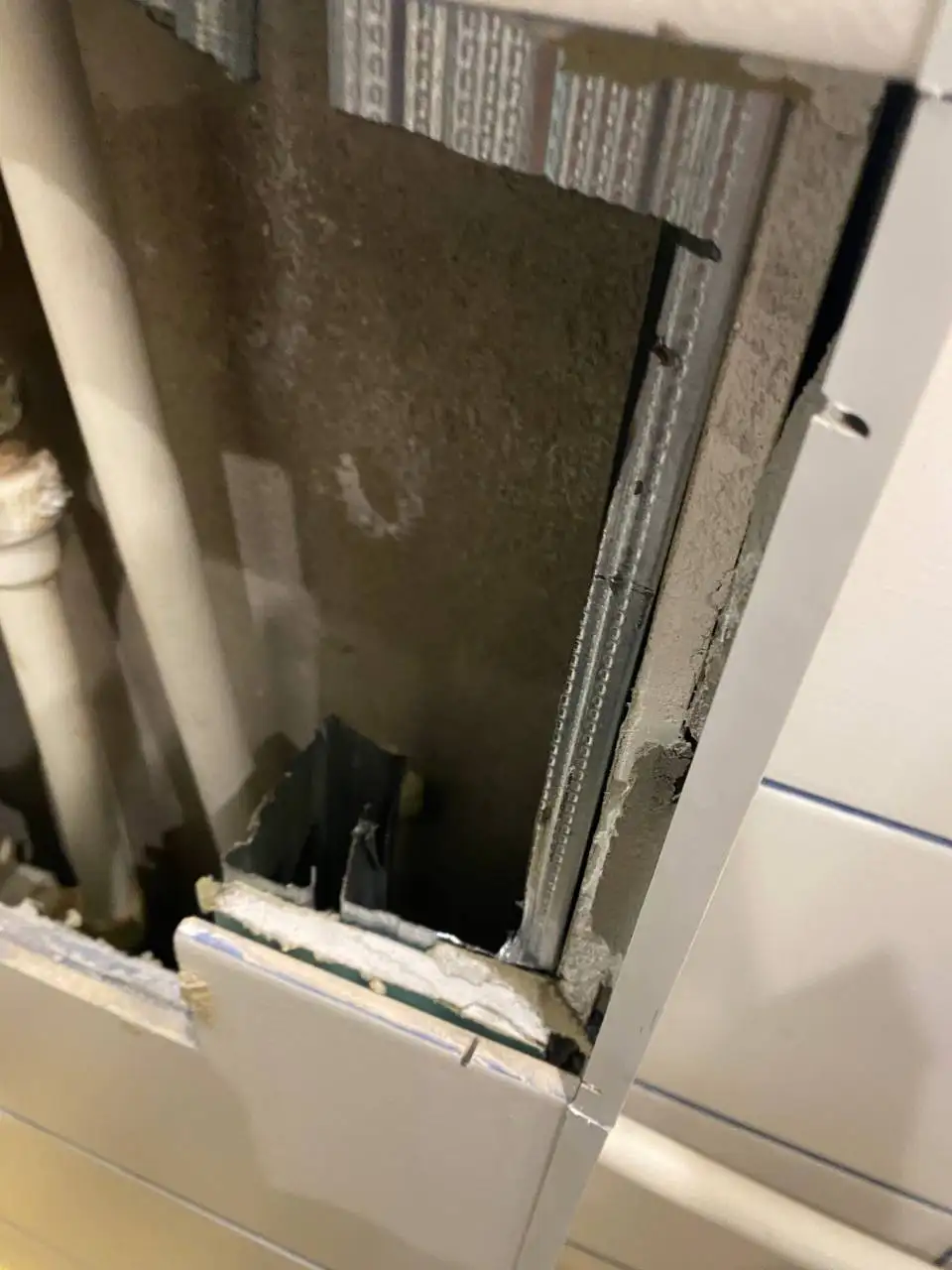 Ремонт дырки с плиткой и пластиком - Ремонтные работы (Услуги) в Уфа