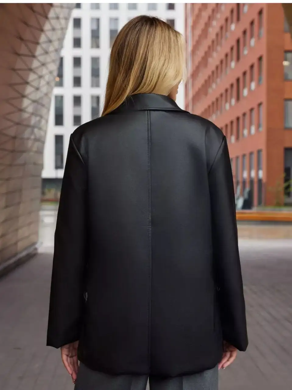 Женский пиджак прямого кроя из экокожи размер M/44-46 - Верхняя одежда (Одежда) в Уфа