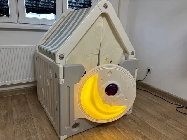 Манеж, игровой домик и надувной бассейн в коробках - Коляски в Уфа