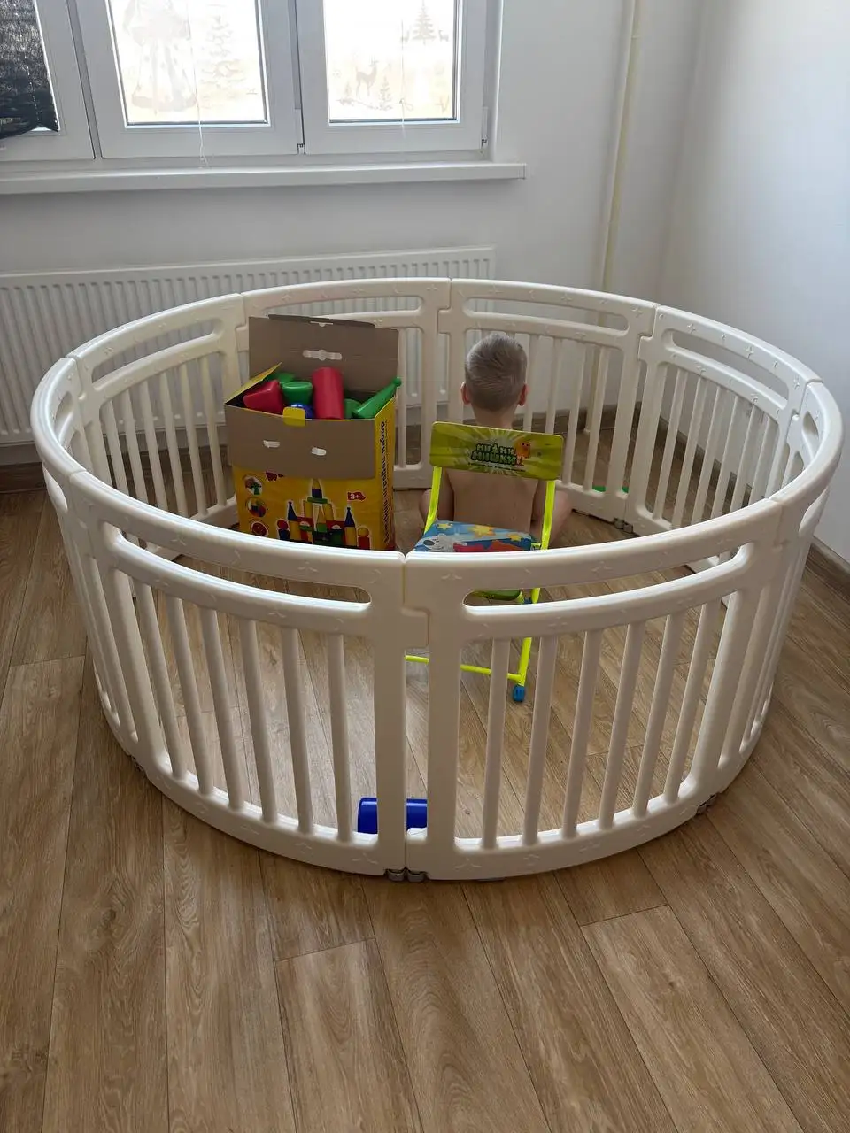 Манеж, игровой домик и надувной бассейн в коробках - Товары для детей в Уфа