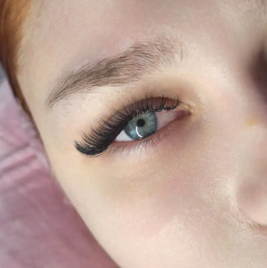 Услуги по наращиванию ресниц и окрашиванию бровей - Услуги в Уфа