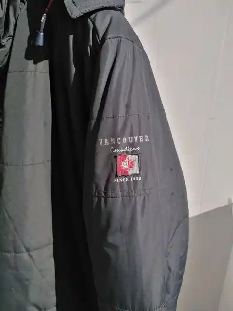 Куртка мужская Canadiens размер L новая с бирками