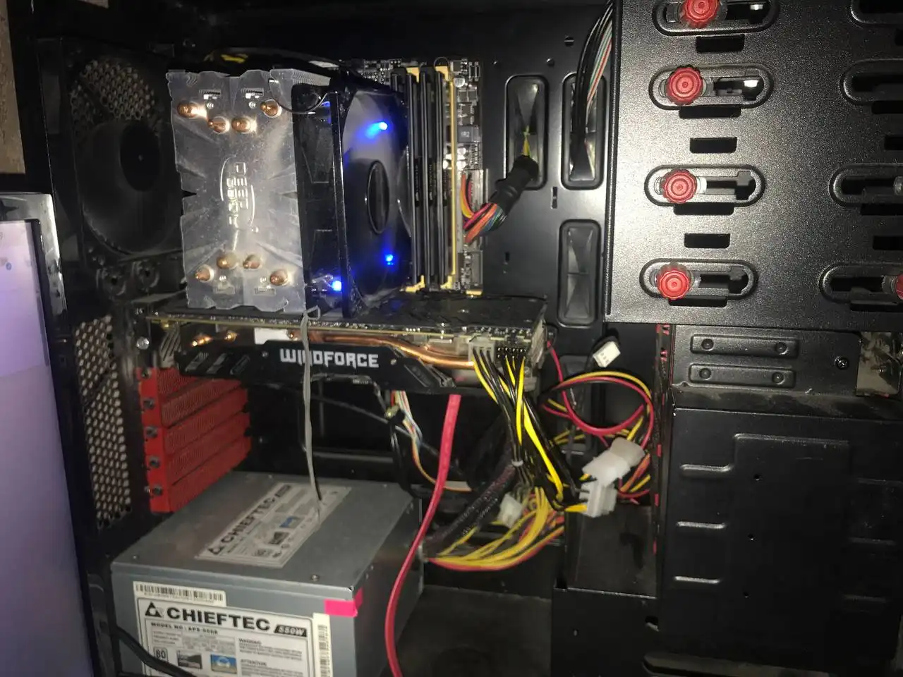 Продам компьютер с процессором i7 4770 и видеокартой AMD Radeon R9 390