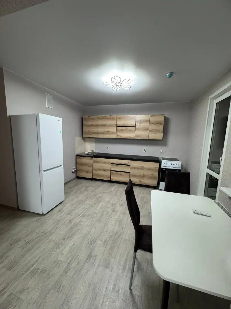 Сдам 2-х комнатную квартиру 56 м2 на Ворошилова