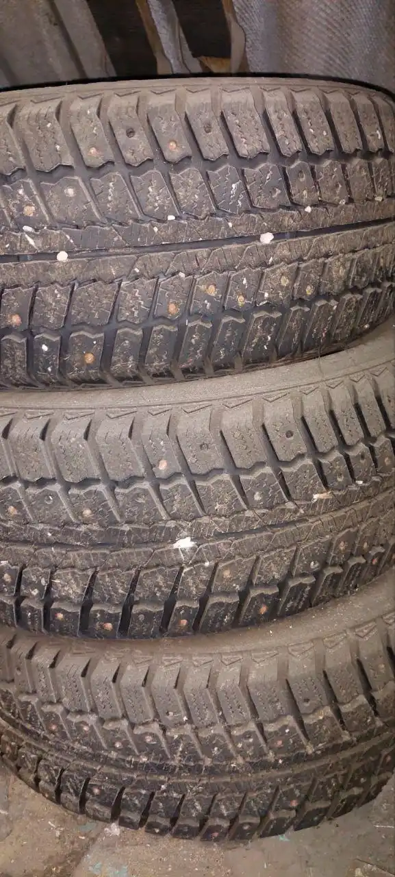 Продажа комплекта шин