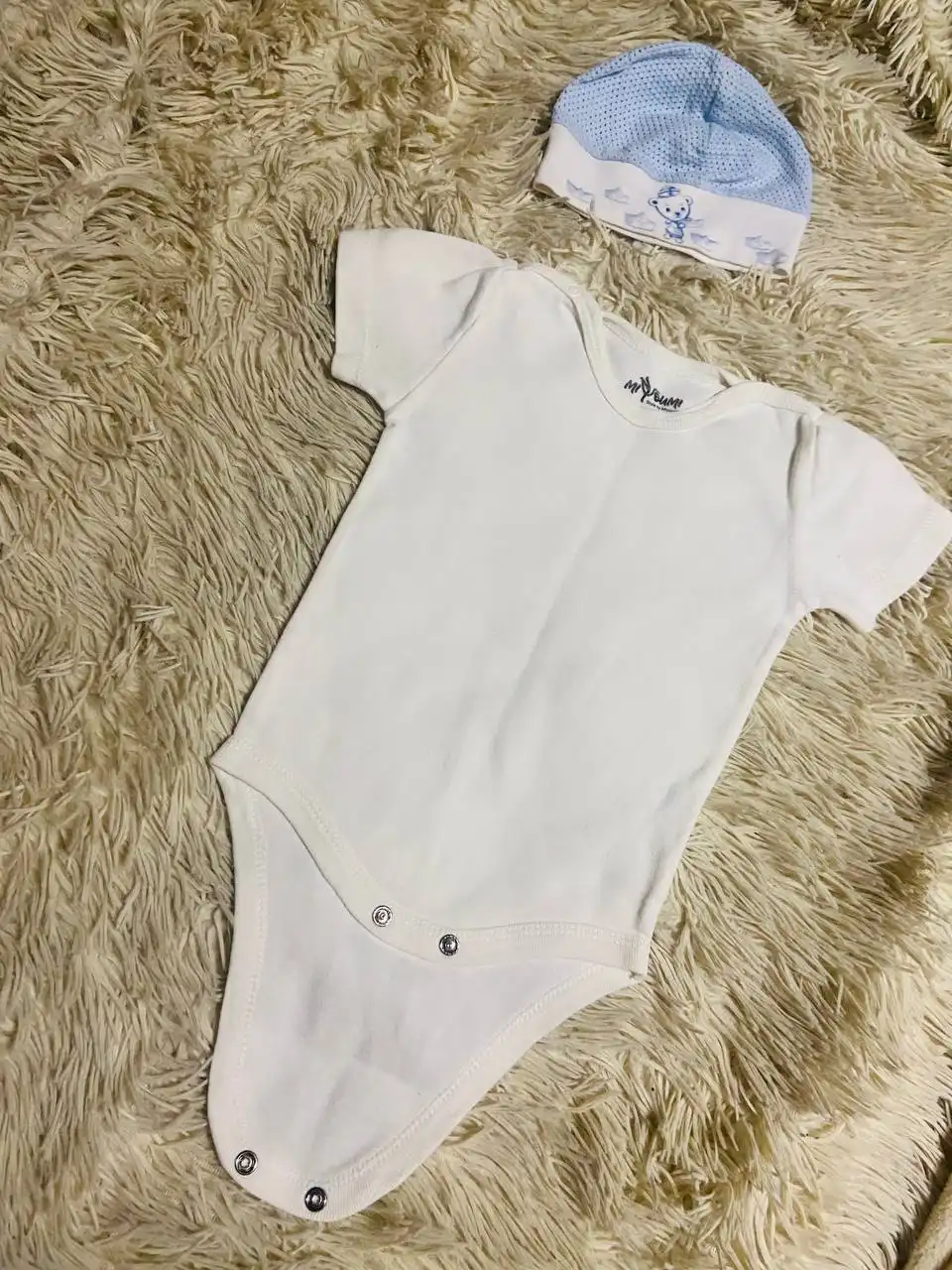 Боди плюс шапочка для детей