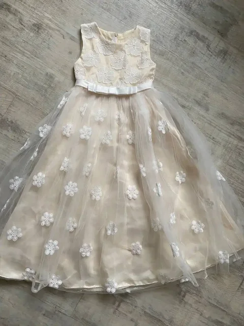 Платье праздничное размер 140 - Одежда в Кемерово