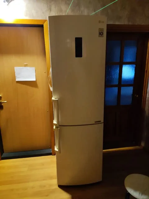 Продам холодильник с неисправным компрессором - Растения в Кемерово