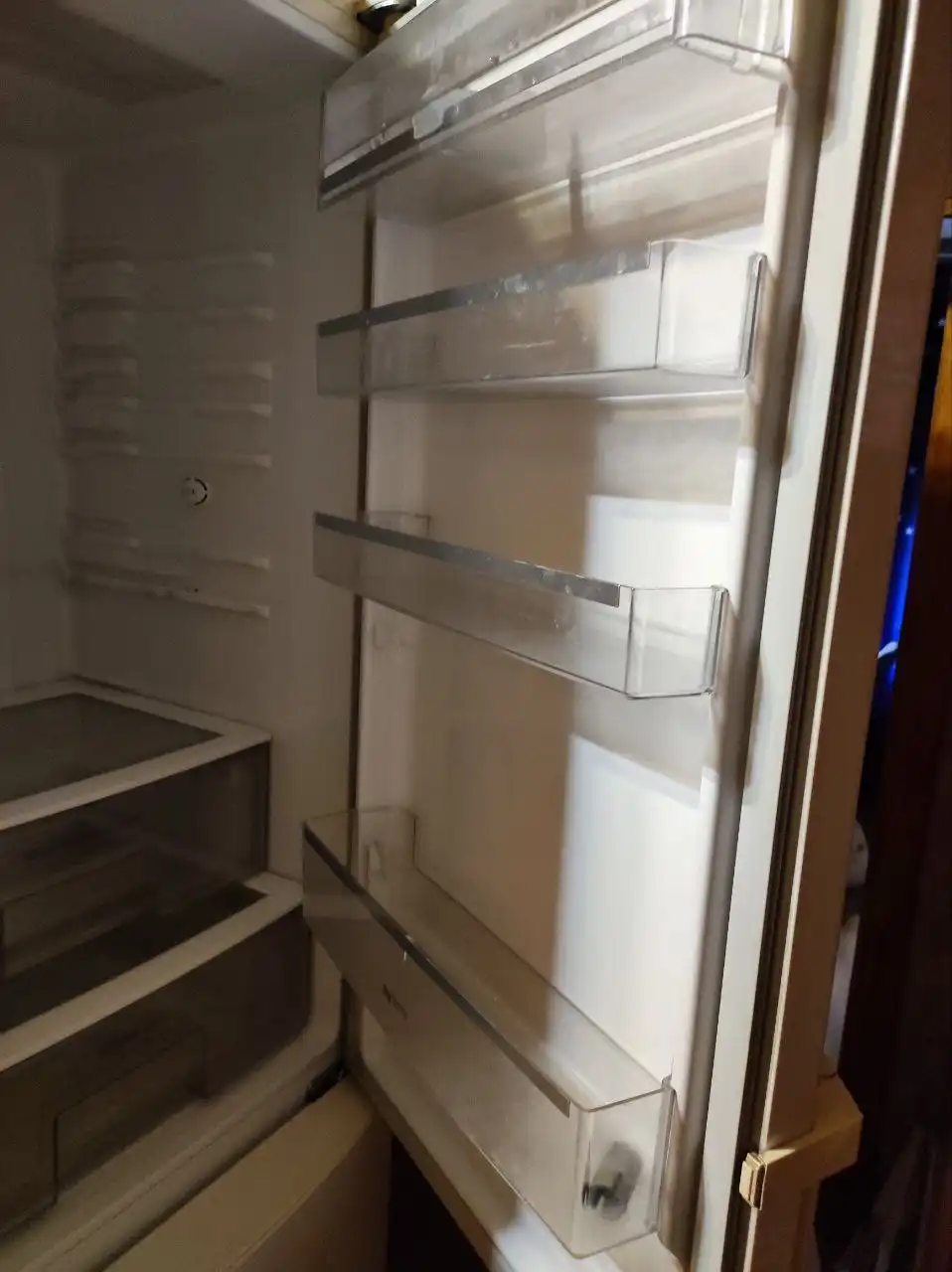 Продам холодильник с неисправным компрессором