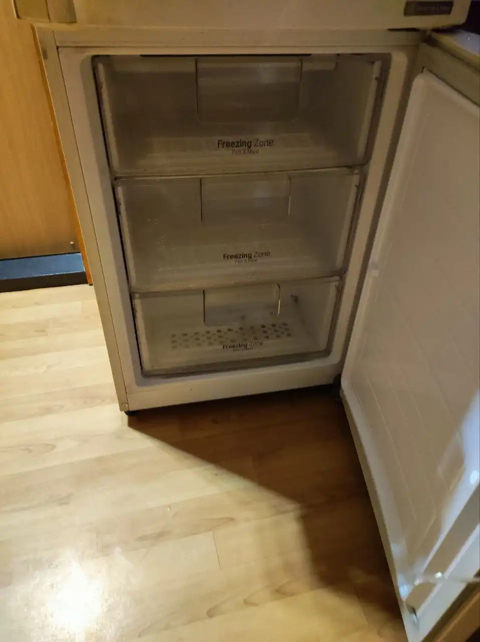 Продам холодильник с неисправным компрессором
