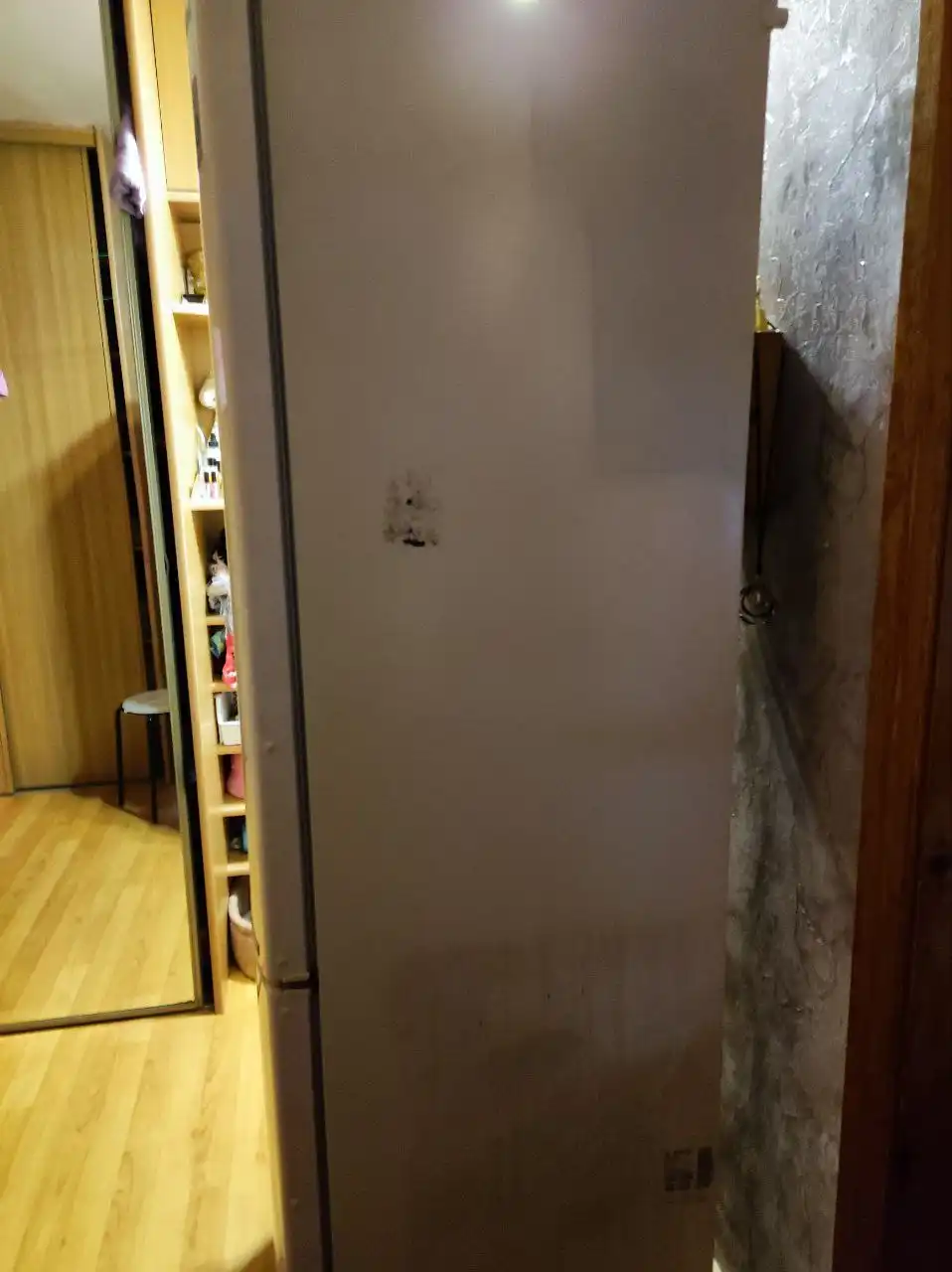 Продам холодильник с неисправным компрессором