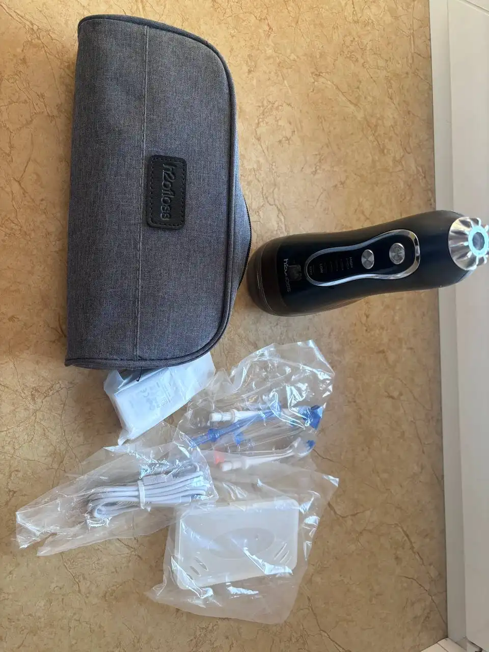 Новый ирригатор с полным комплектом насадок и чехлом - Ирригаторы (Красота и здоровье) в Кемерово