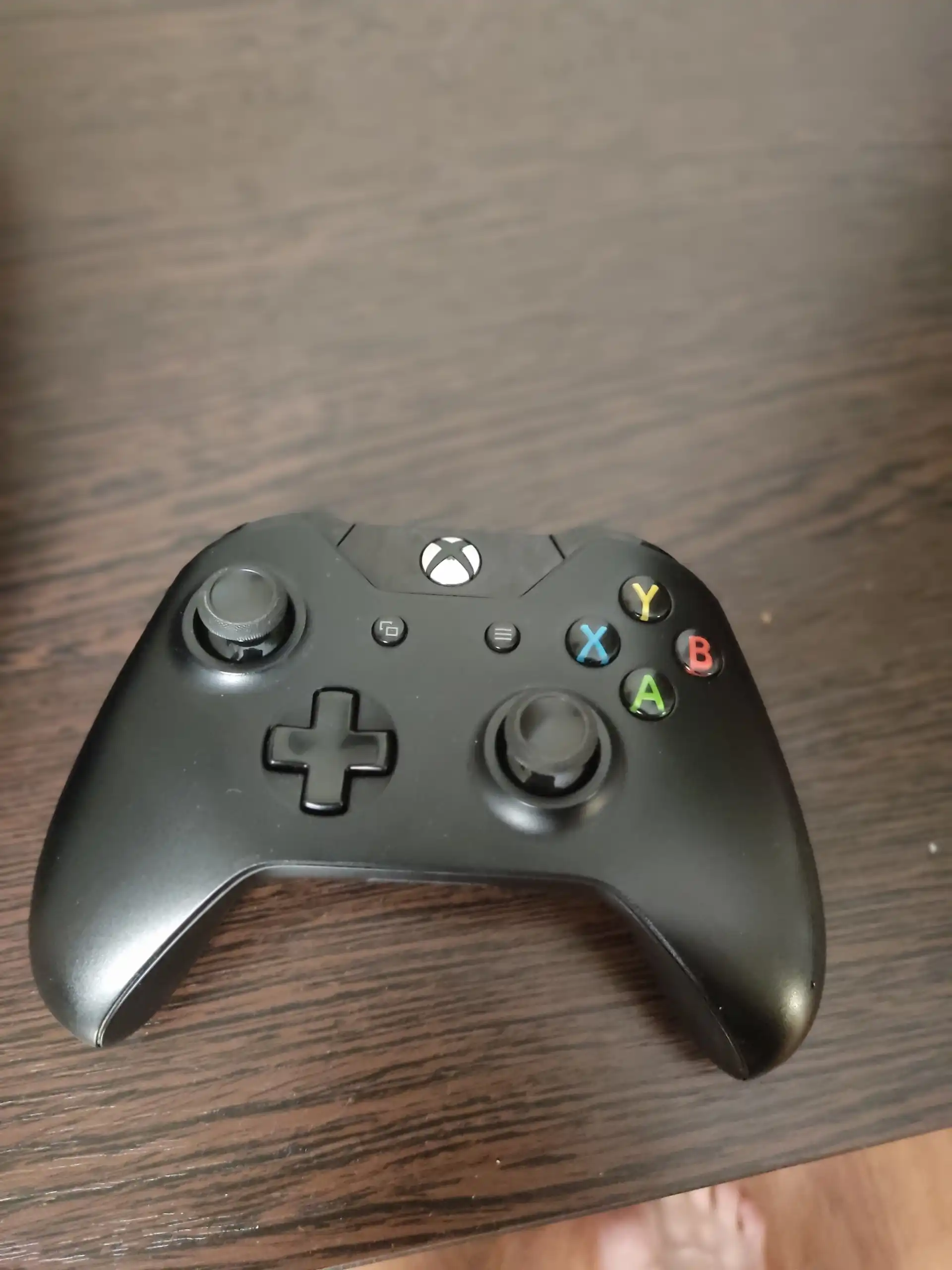 Xbox One X 1TB с геймпадом и аксессуарами - Игровые консоли (Электроника) в Кемерово