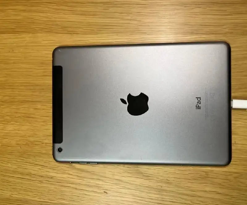 Продаю IPAD MINI 2 на 16 гб - Планшеты (Электроника) в Кемерово