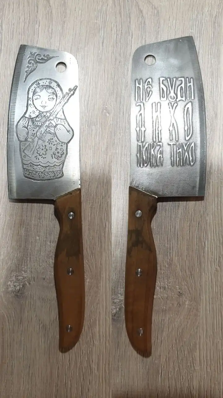 Топорик с гравировкой ручной работы - Подарки ручной работы (Хобби и отдых) в Кемерово