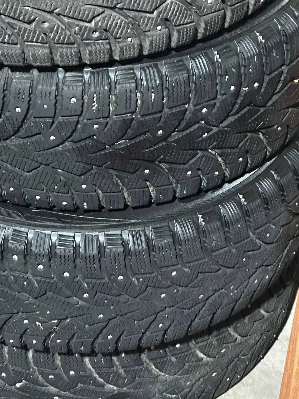 Продам комплект колес Toyo - Шины и диски (Авто) в Кемерово