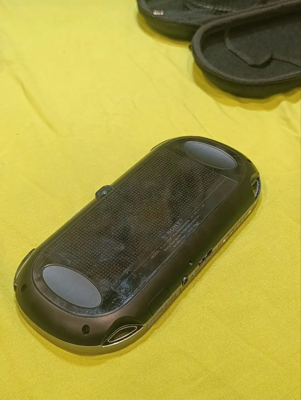 Продажа PS Vita с картой памяти и играми - Игровые консоли (Электроника) в Кемерово