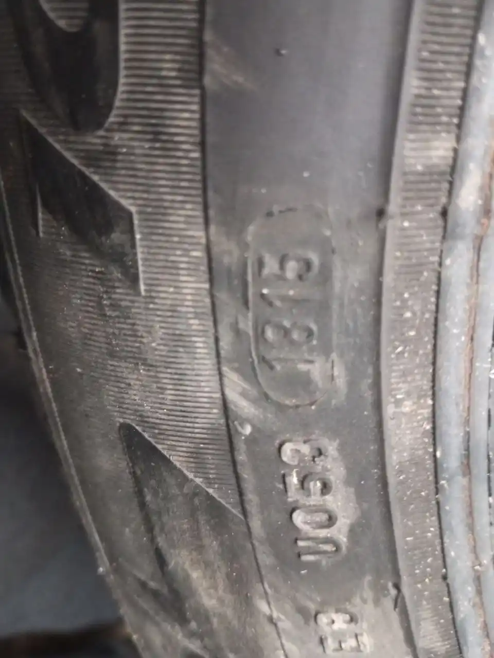 Продам зимнюю резину Pirelli ice zero