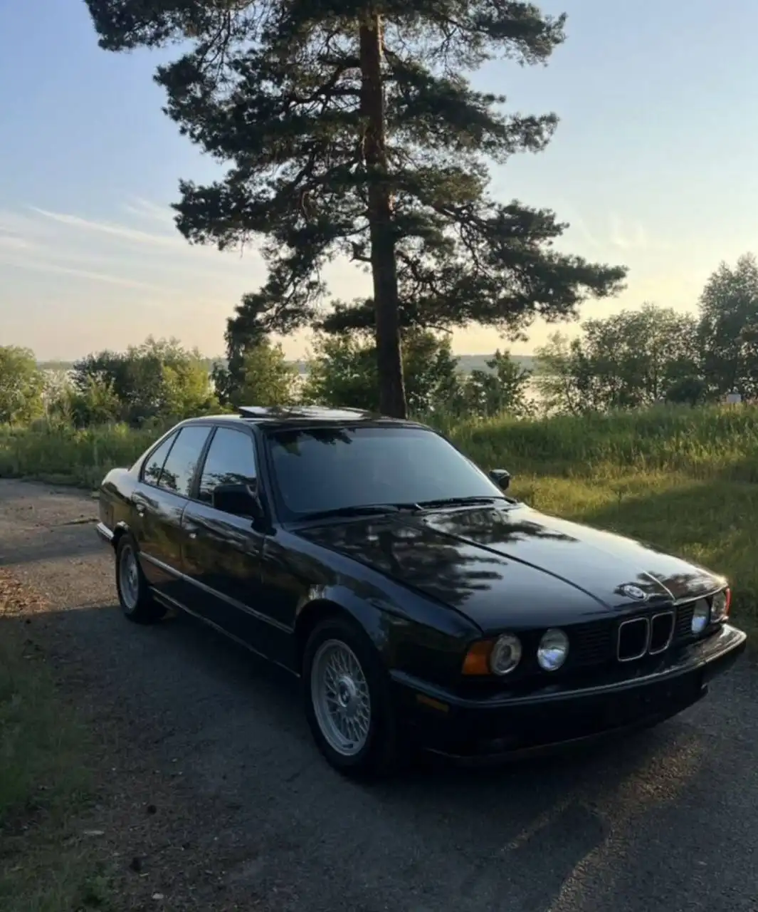 Куплю BMW E34 черного цвета