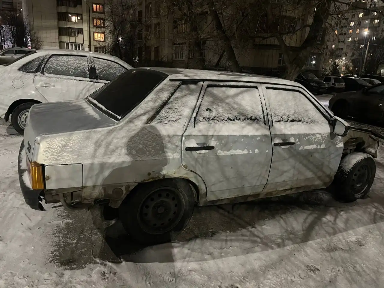 Продается автомобиль 99ая инжектор