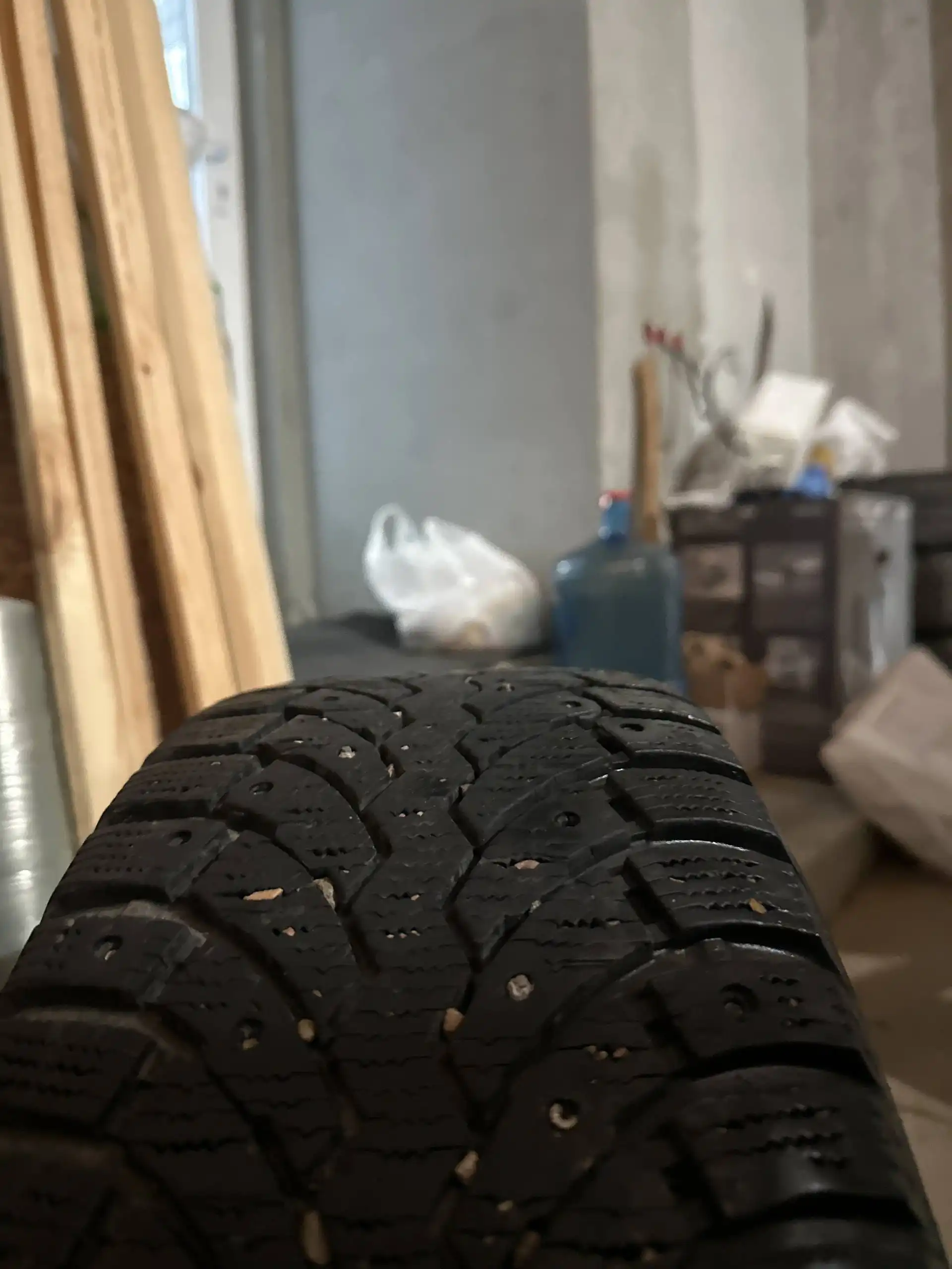 Продам зимнюю резину Formula Ice 205/55 R16