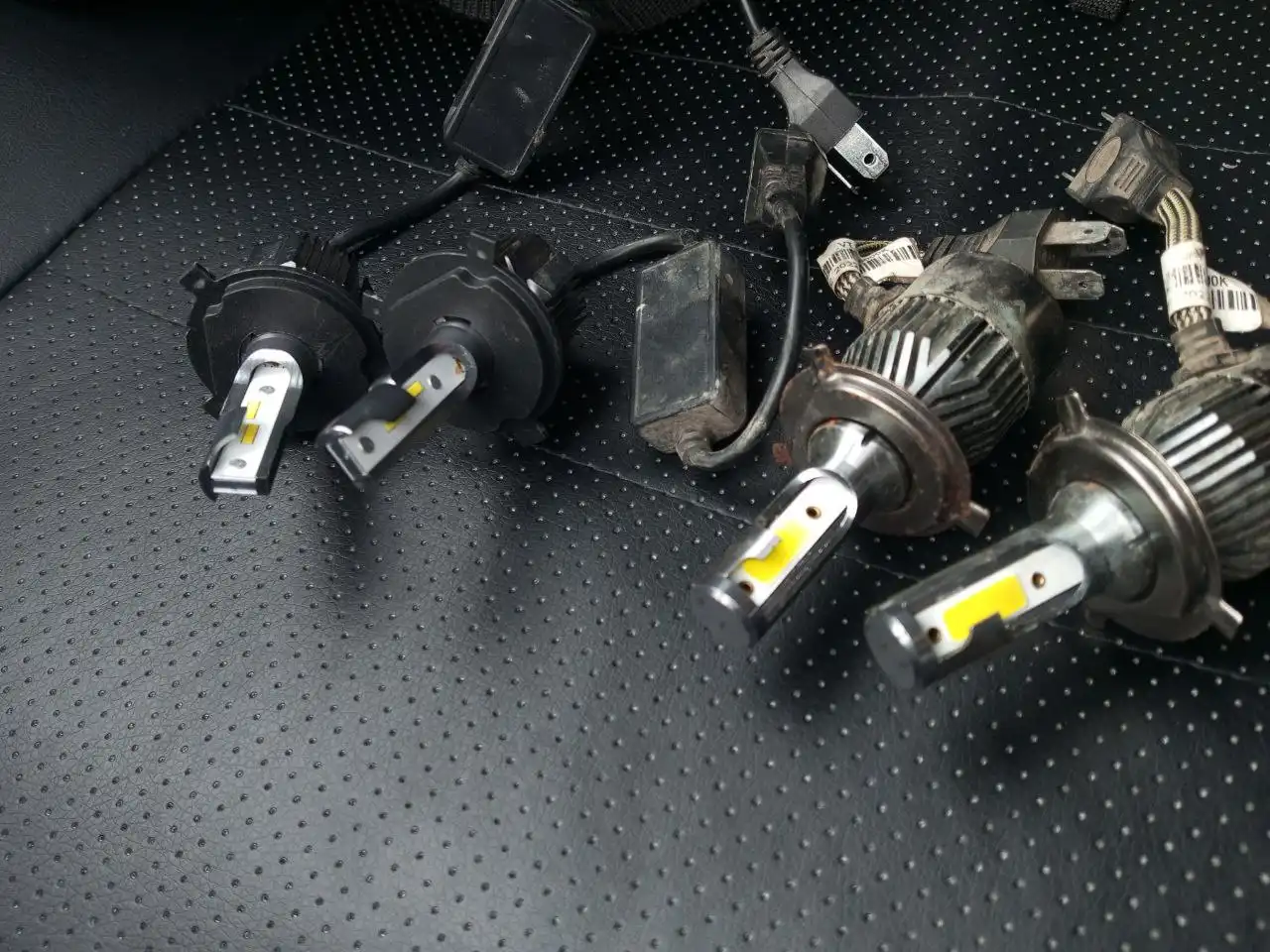 Продам лампы Н4 и туманки на ВАЗ - Автолампы и оптика (Запчасти) в Уфа