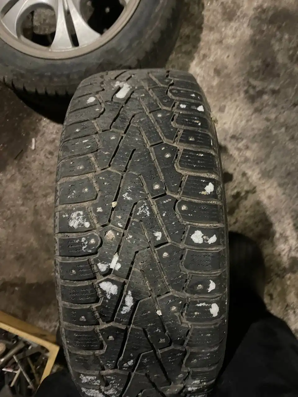 Продажа зимних шин 16R - Шины и диски (Авто) в Уфа