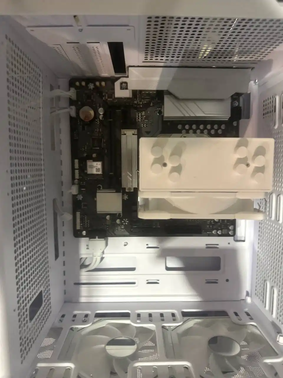 Компьютерная сборка Gigabyte 650 wifi с корпусом башня - Компьютерные комплектующие (Электроника) в Уфа