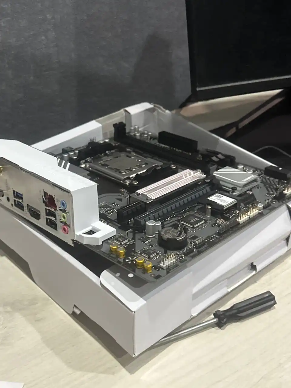 Компьютерная сборка Gigabyte 650 wifi с корпусом башня - Компьютерные комплектующие (Электроника) в Уфа